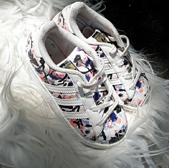 Adidas Sneakers
